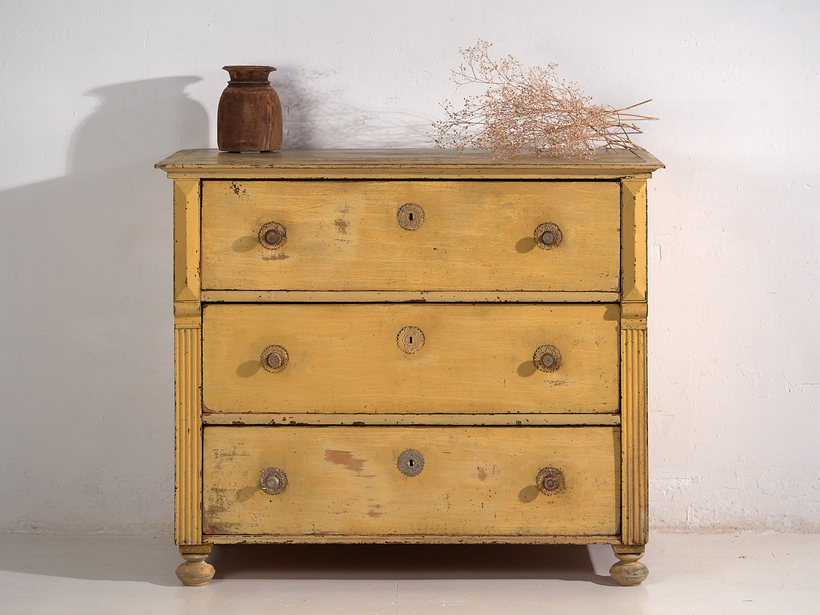 Grande commode ancienne jaune (c.1920) #9