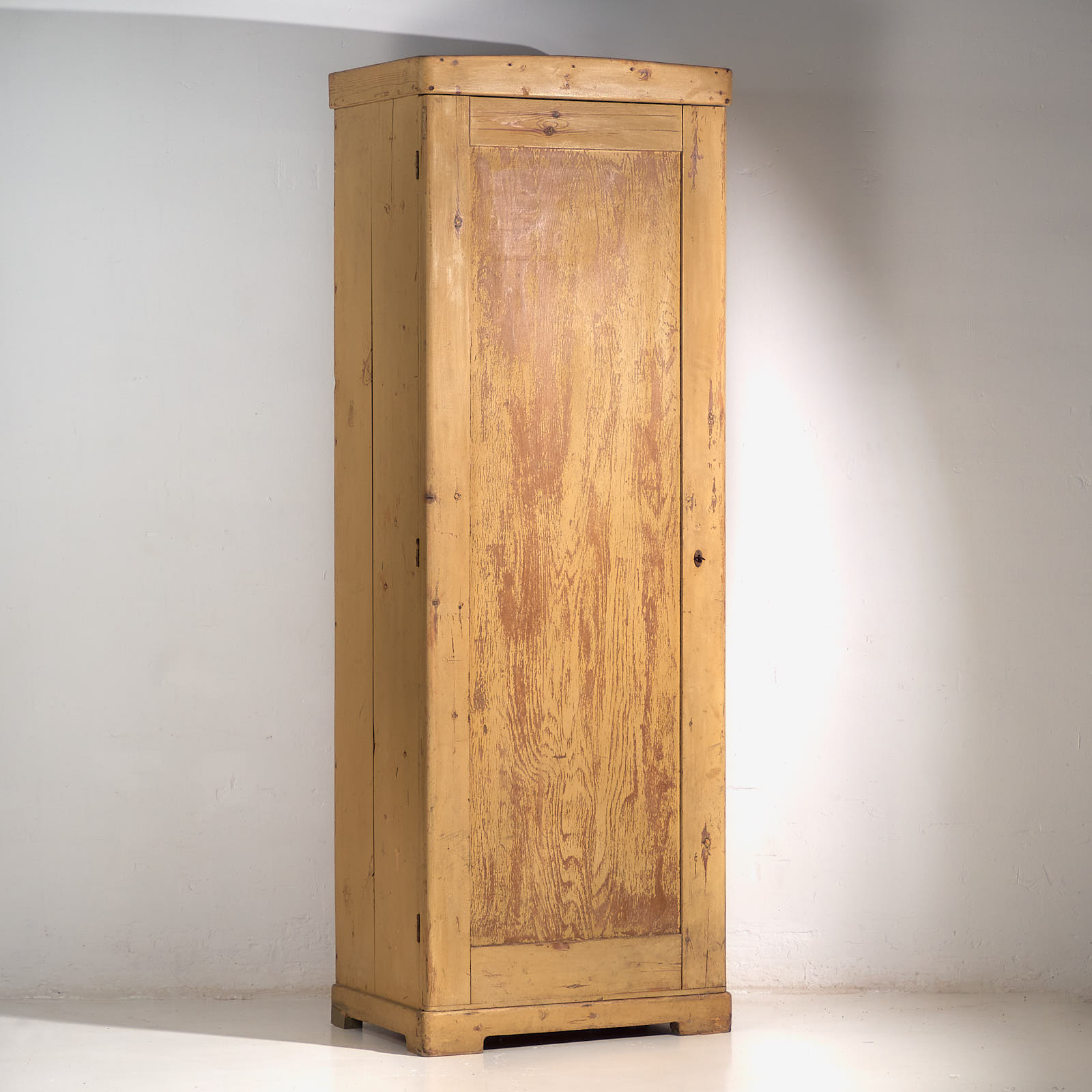 One door antique cabinet with ochre patina (c.1920) #18