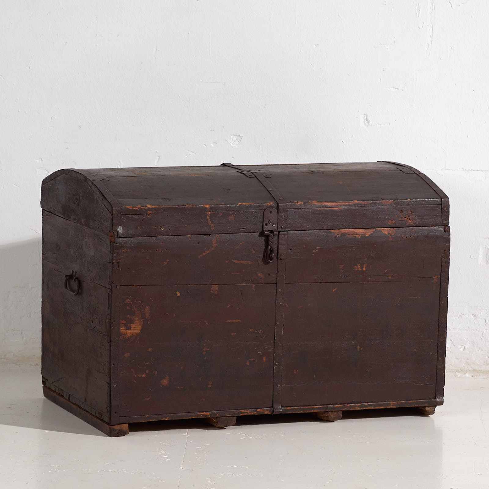 Small dark colored antique chest (c.1900) #21