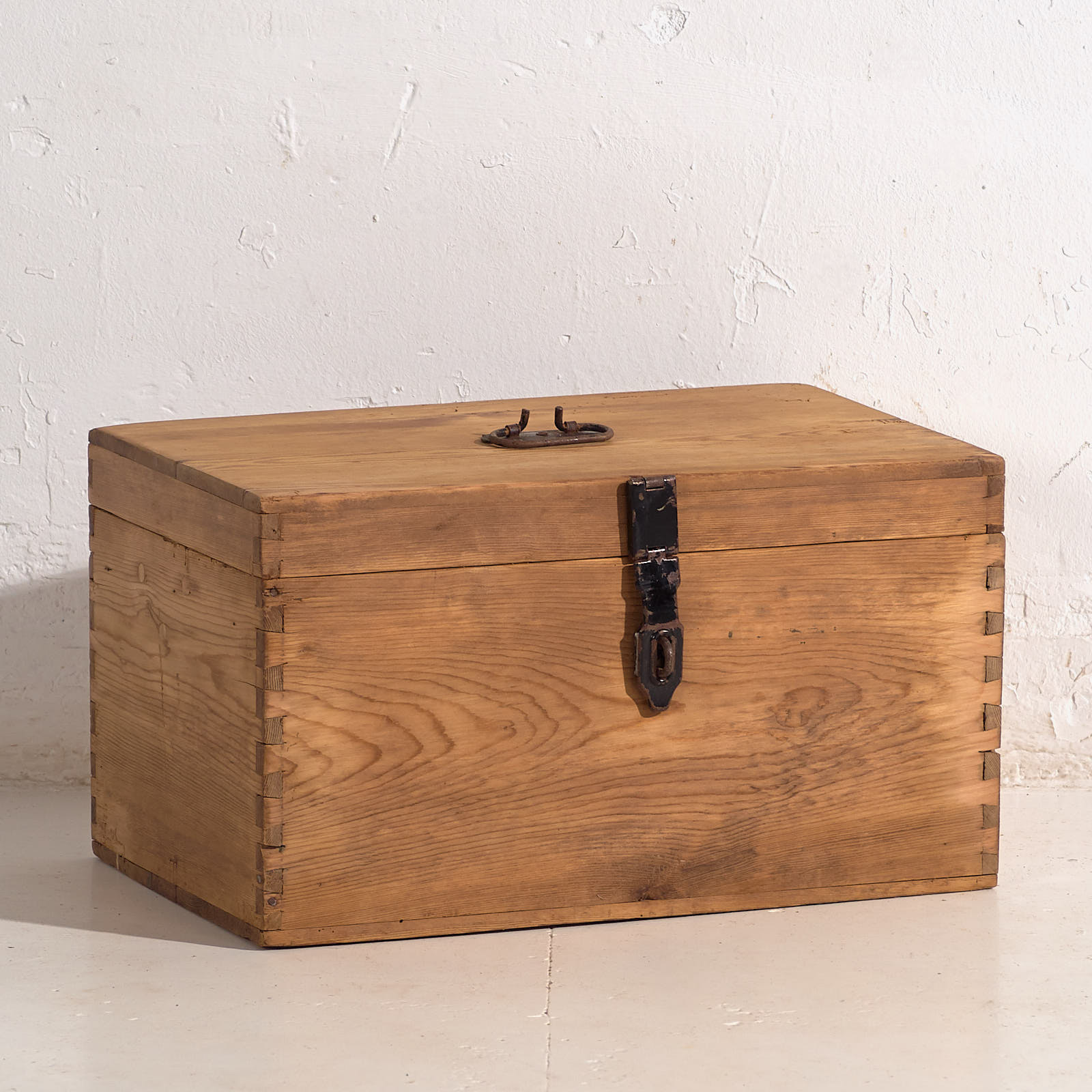 Small antique storage chest (c.1920) #3