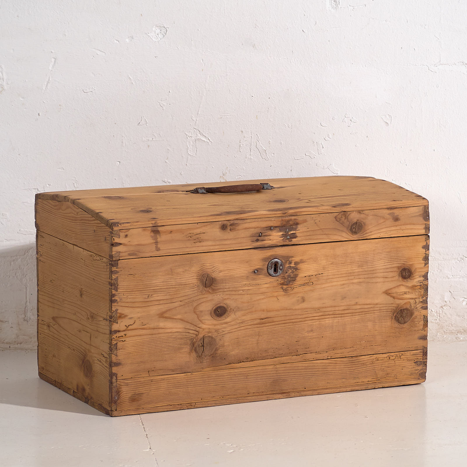 Cofre pequeño antiguo (c.1920) #8