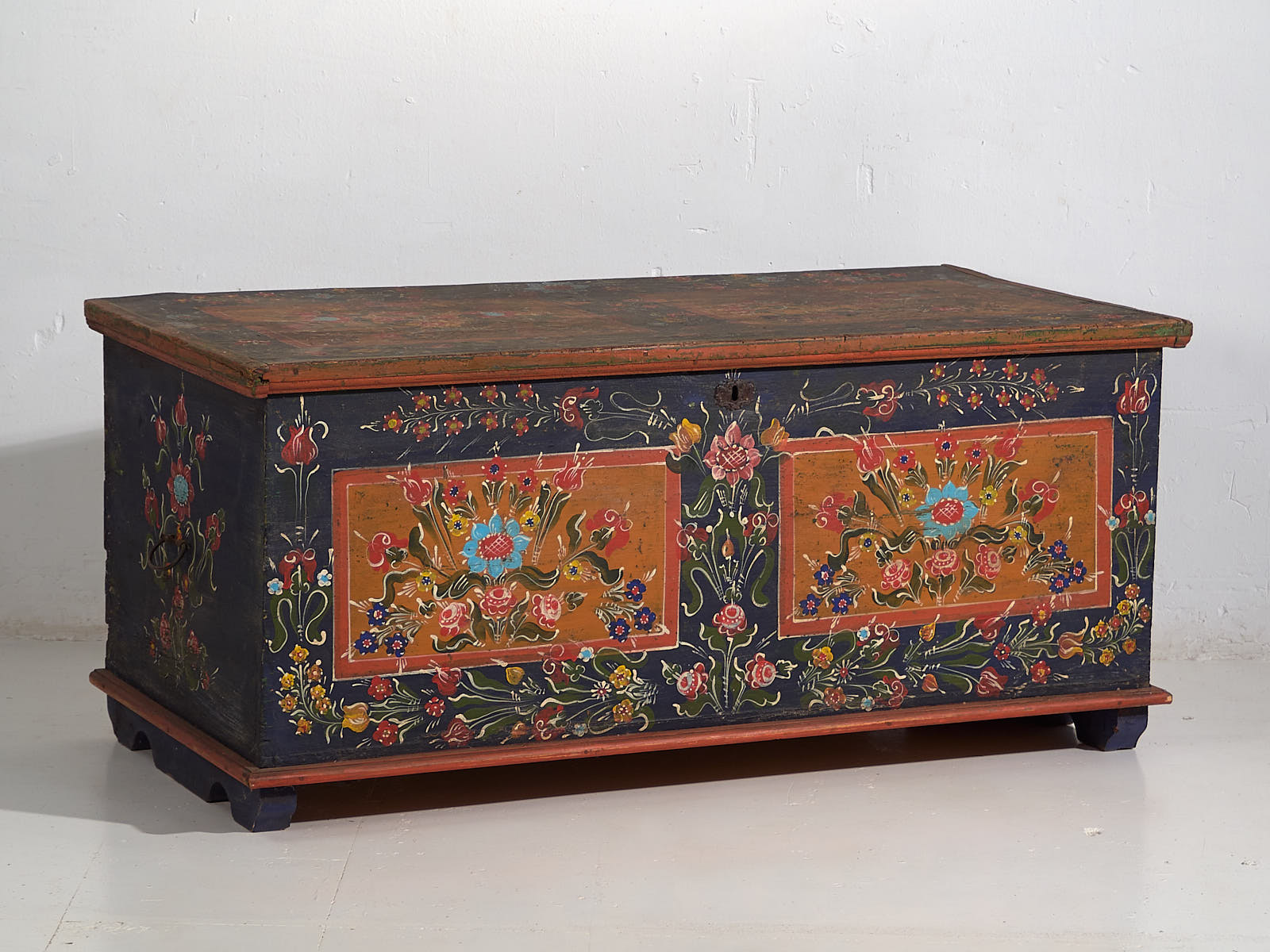 Antique trunk with floral motifs (c.1870) #67