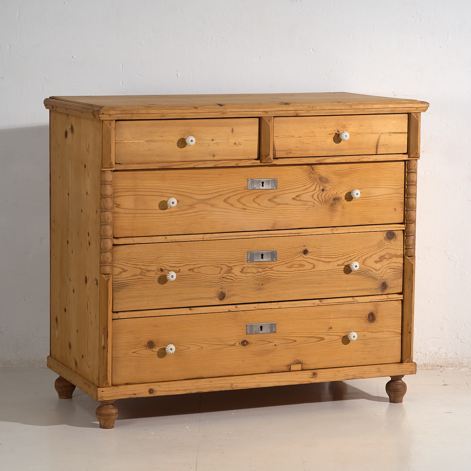 Cajonera grande antigua (c.1920) #83