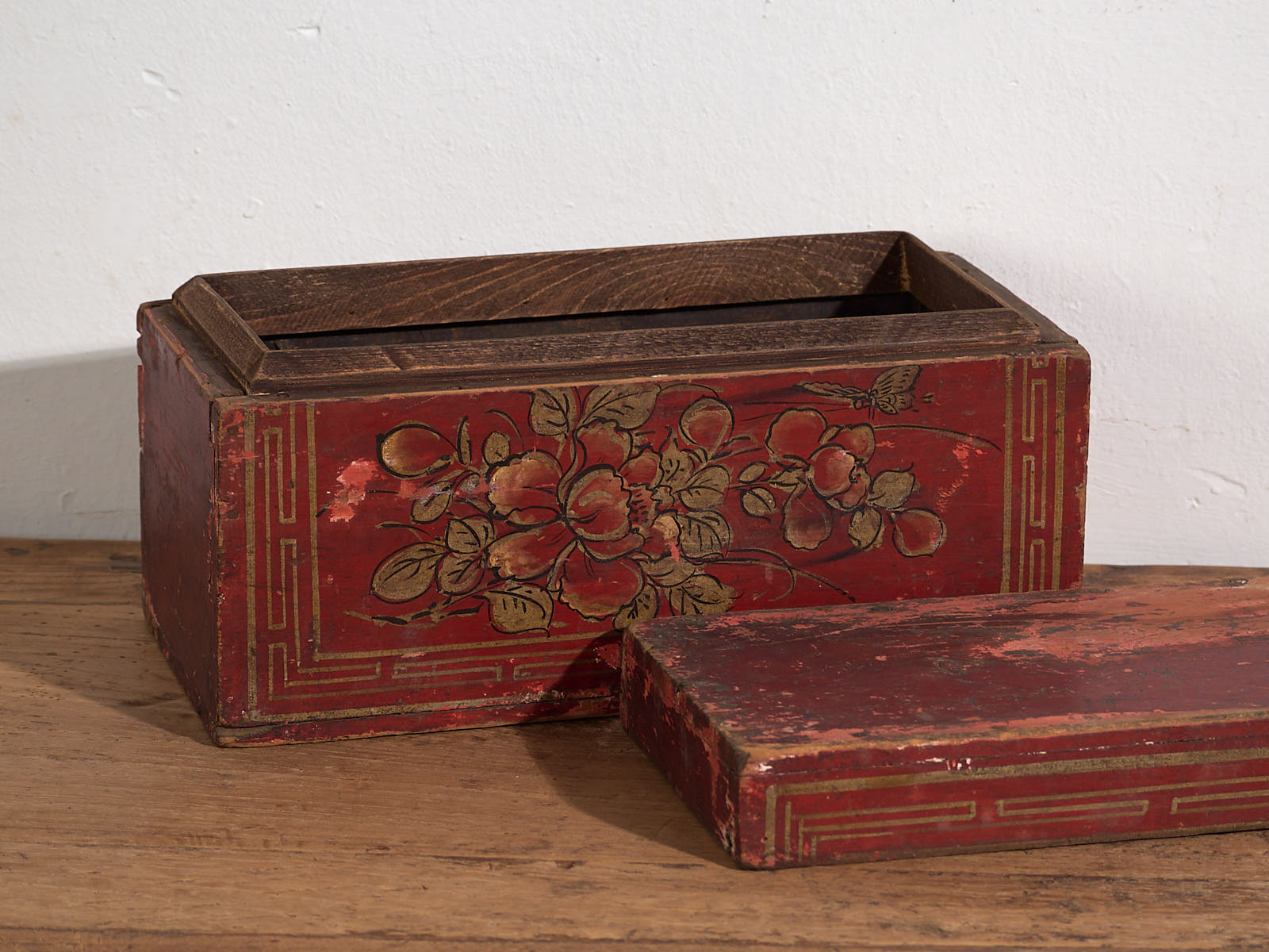Antique oriental box with hand-painted floral motifs (c.1900) #2