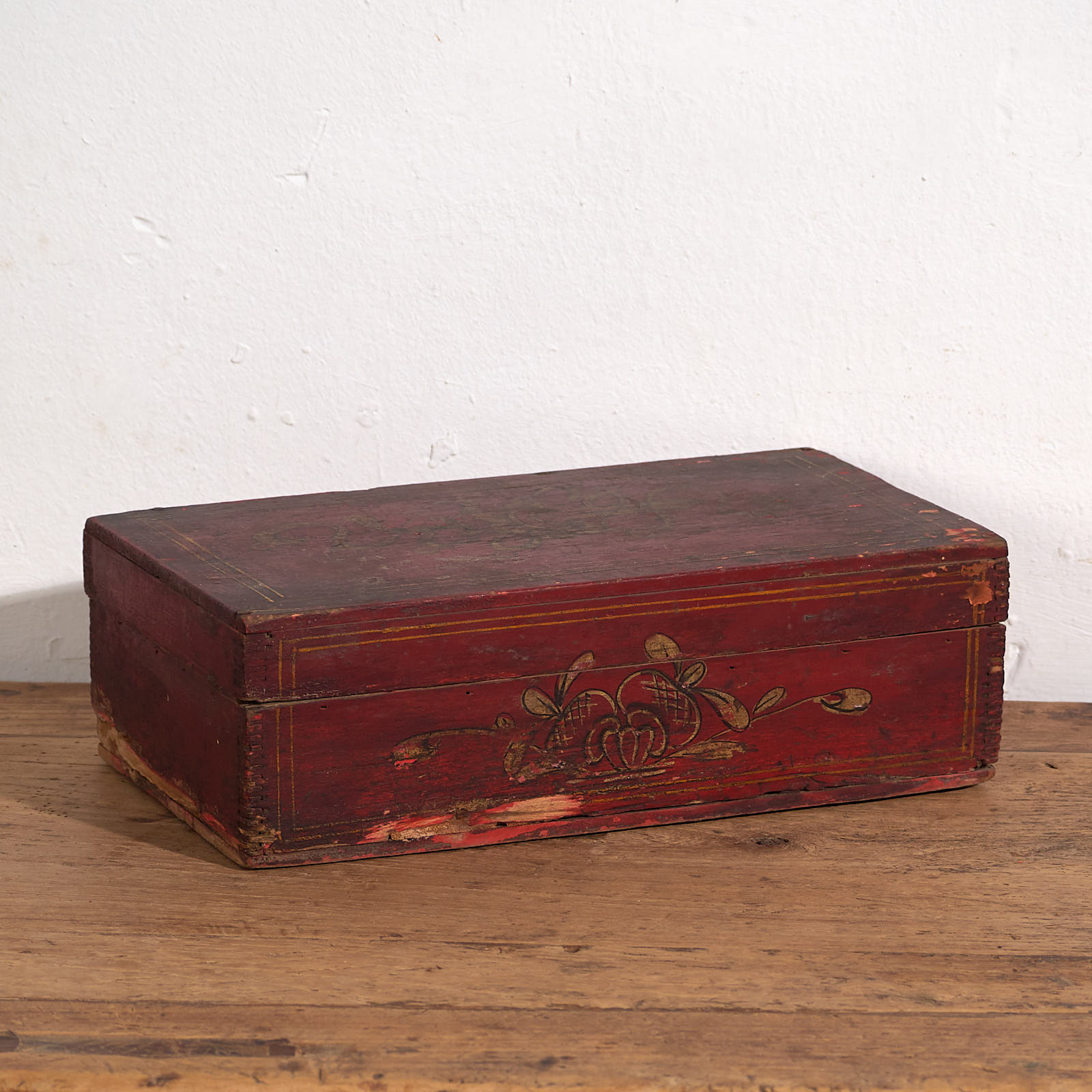 Boîte rectangulaire ancienne avec motifs floraux (c.1900) #3