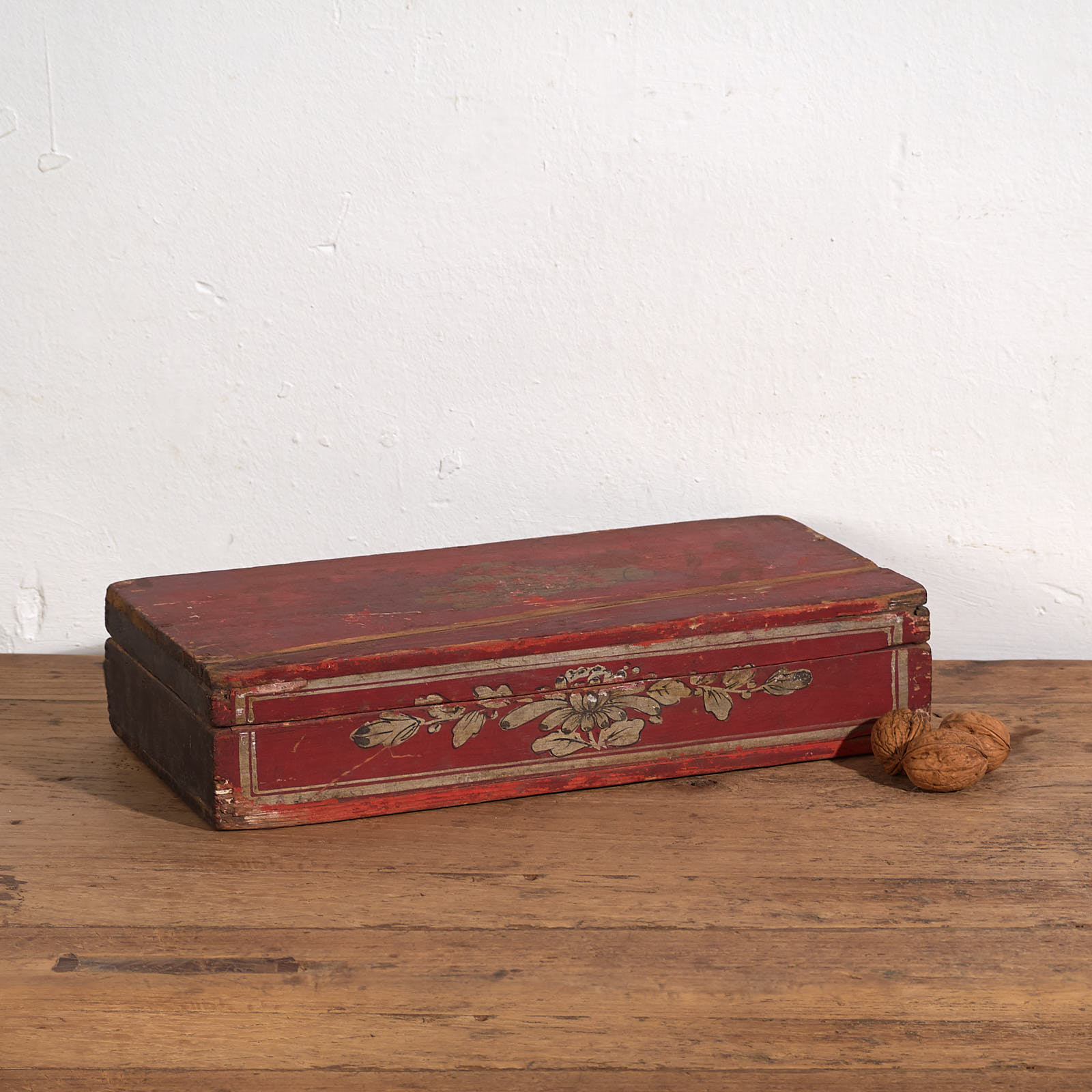 Boîte ancienne allongée à patine rouge (c.1900) #4